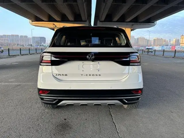 VOLKSWAGEN T-CROSS 2021