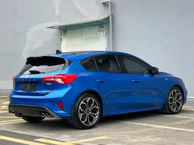 FORD FOCUS HATCHBACK ECOBOOST 180 2021