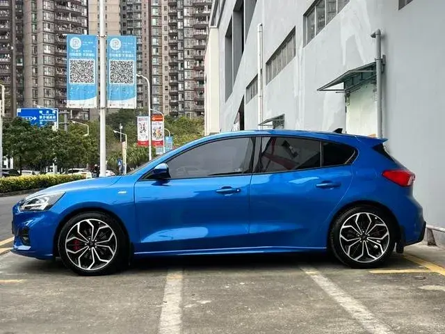 FORD FOCUS HATCHBACK ECOBOOST 180 2021