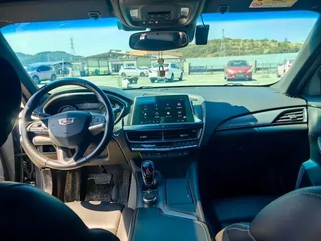 CADILLAC CT5 28T LUXURY STANDARD 2022