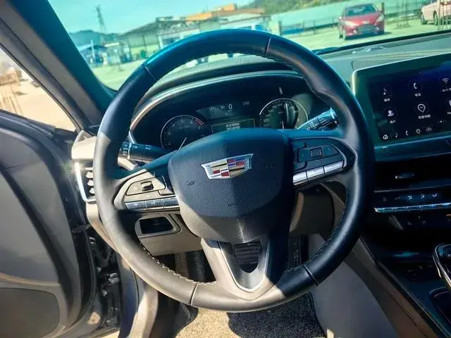 CADILLAC CT5 28T LUXURY STANDARD 2022