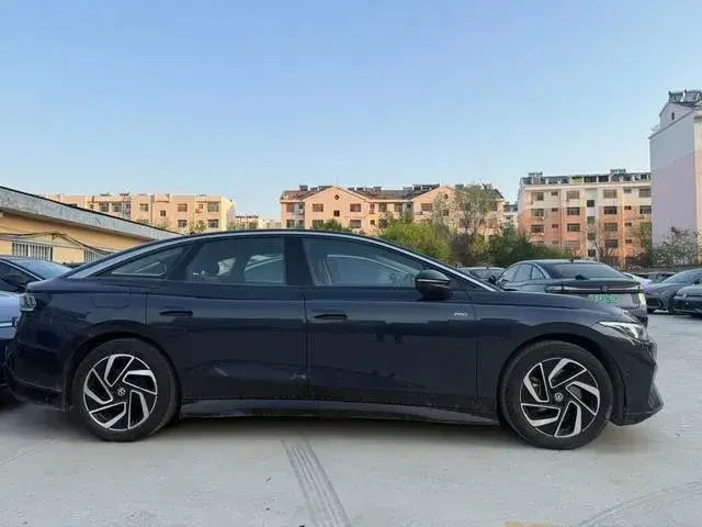 VOLKSWAGEN ID 2024