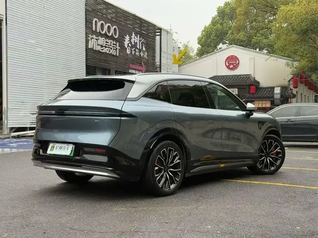 ZEEKR 7X 100KWH LONG-RANGE FOUR-WHEEL 2024