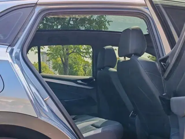 VOLKSWAGEN ID 2025