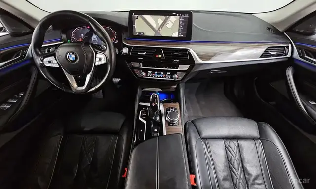 BMW 5 SERIES LUXURY 2022