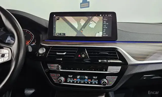 BMW 5 SERIES LUXURY 2022