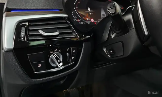 BMW 5 SERIES LUXURY 2022
