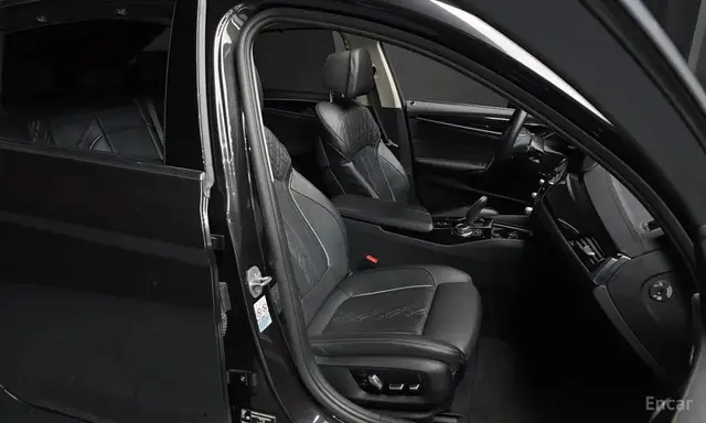 BMW 5 SERIES LUXURY 2022