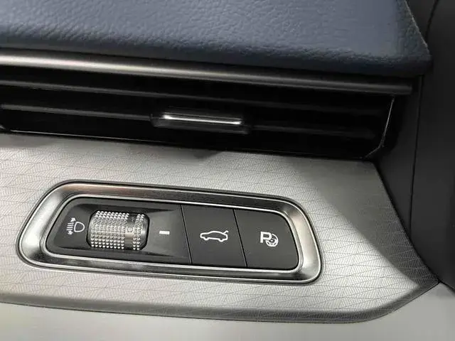 GEELY PREFACE PREMIUM 2022