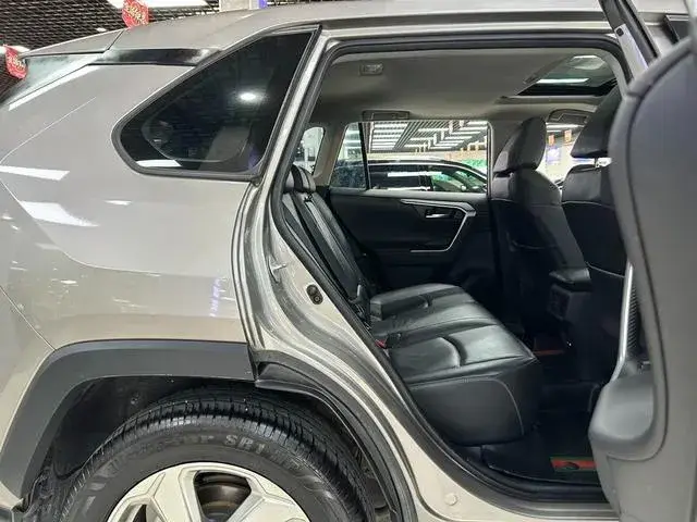 TOYOTA RAV4 2023
