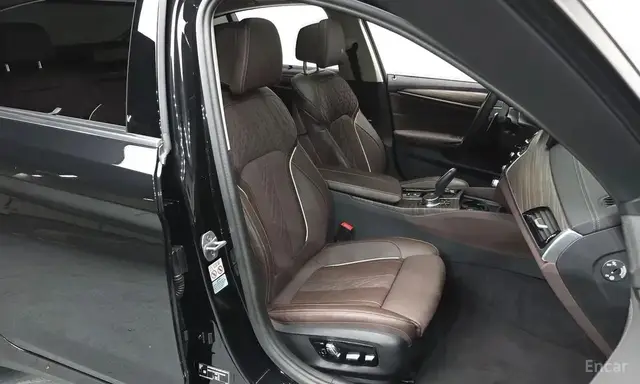 BMW 5 SERIES LUXURY 2022