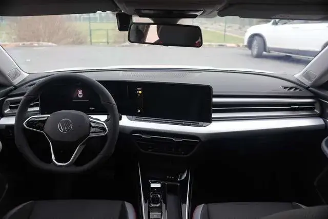 VOLKSWAGEN LAMANDO L 280TSI DSG 2023