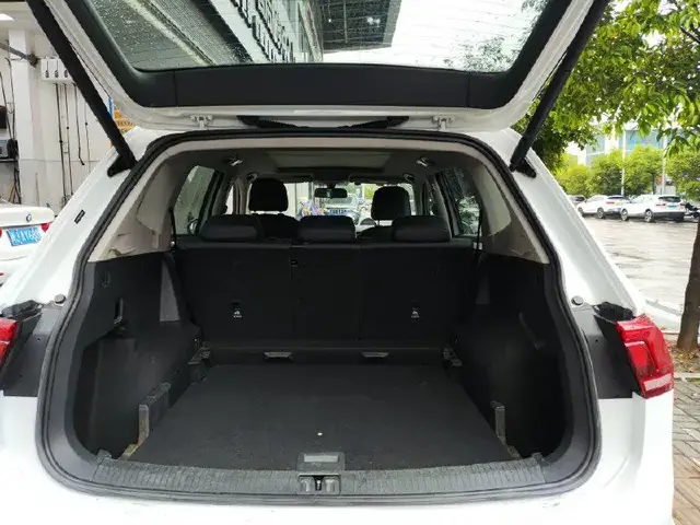 VOLKSWAGEN TIGUAN L 2023