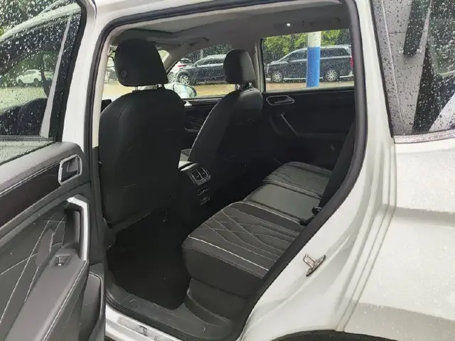 VOLKSWAGEN TIGUAN L 2023