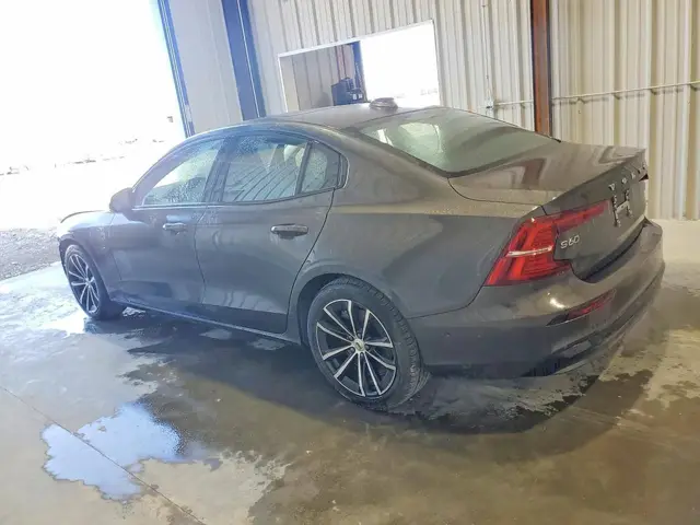 VOLVO S60 2022