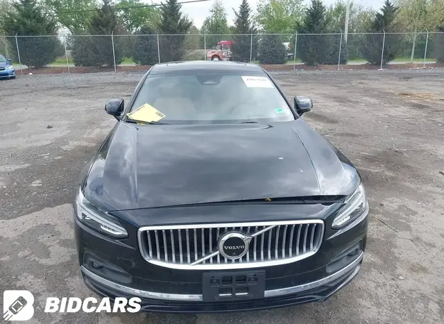 VOLVO S90 2023