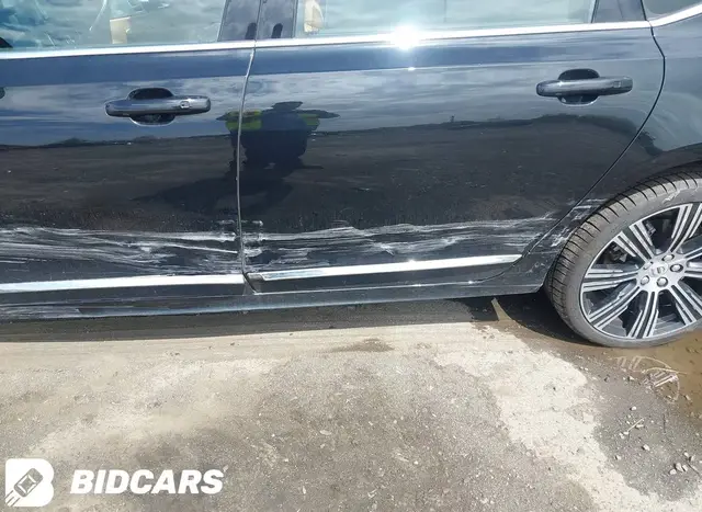 VOLVO S90 2023