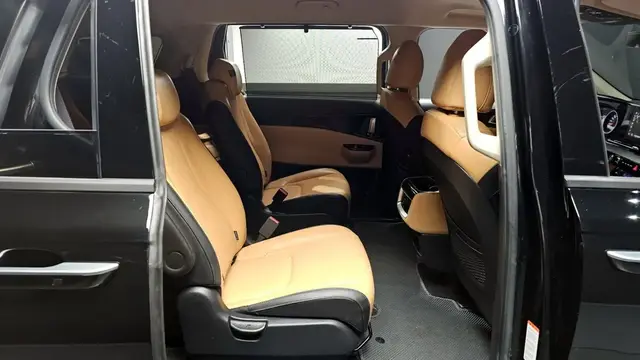 KIA CARNIVAL NOBLESSE 2023