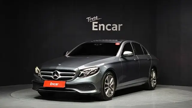 MERCEDES-BENZ W213 E300 4MATIC 2019