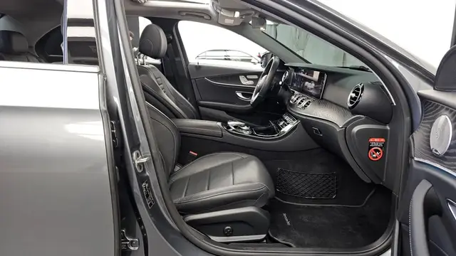MERCEDES-BENZ W213 E300 4MATIC 2019