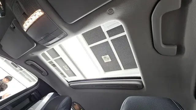 MERCEDES-BENZ W213 E300 4MATIC 2019