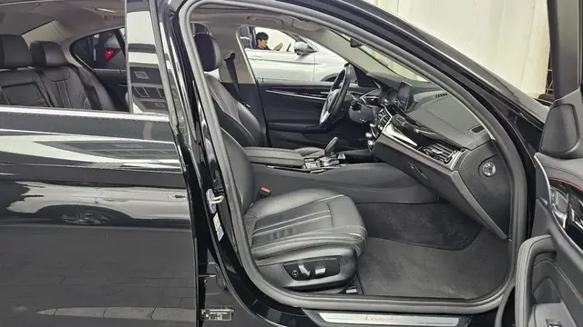 BMW 5 SERIES LUXURY 2019