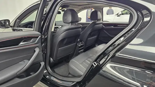 BMW 5 SERIES LUXURY 2019