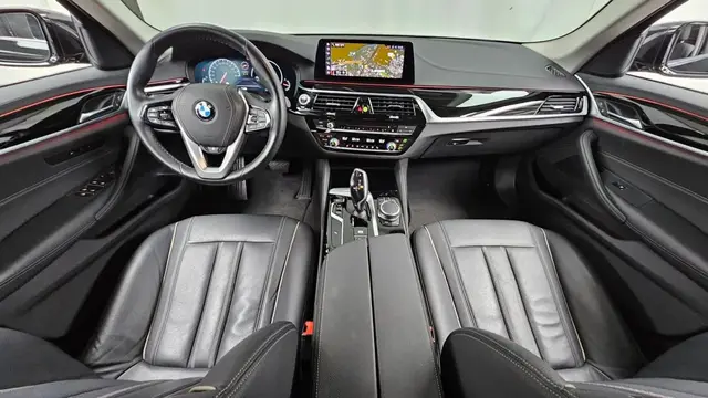 BMW 5 SERIES LUXURY 2019