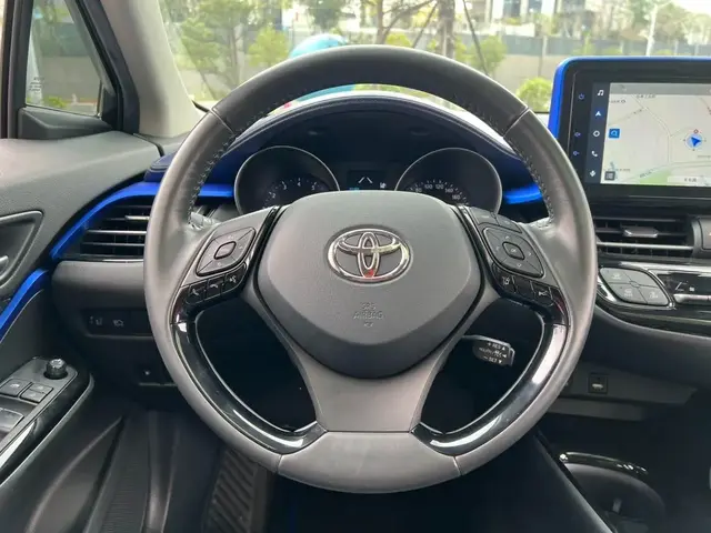 TOYOTA C-HR LUXURY 2022