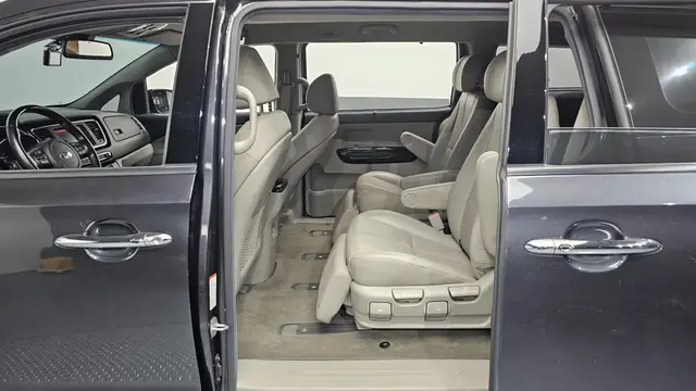 KIA CARNIVAL PRESIDENT CARNIVAL 7-SEATER LIMOUSINE PRESIDENT 2019