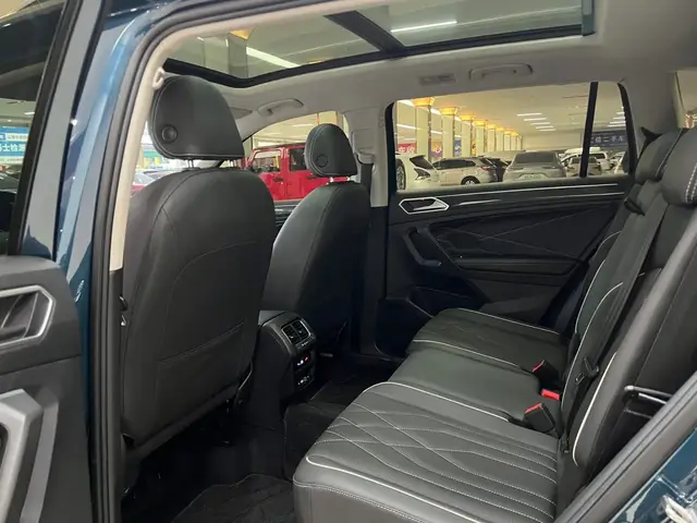 VOLKSWAGEN TIGUAN L 2WD R-LINE 2022