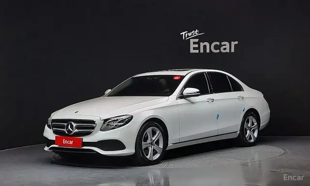 MERCEDES-BENZ W213 E220D 4MATIC 2018