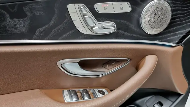 MERCEDES-BENZ W213 E220D 4MATIC 2018