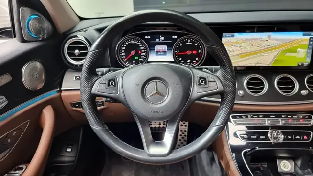 MERCEDES-BENZ W213 E220D 4MATIC 2018