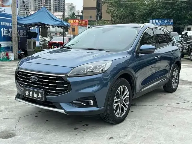 FORD ESCAPE PREMIUM 2023