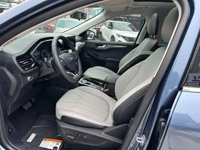 FORD ESCAPE PREMIUM 2023