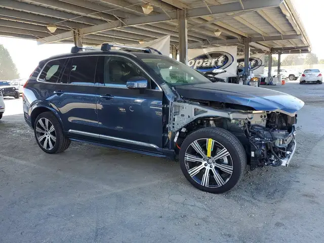VOLVO XC90 2023