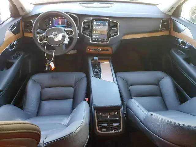 VOLVO XC90 2023