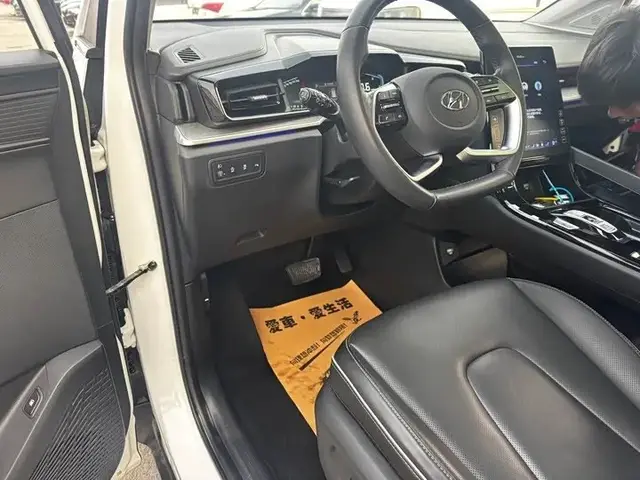 HYUNDAI CUSTO 380TGDI LUX PREMIUM 2022