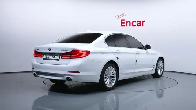 BMW 5 SERIES LUXURY 2020