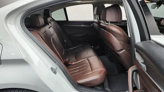 BMW 5 SERIES LUXURY 2020