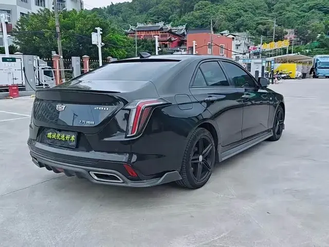 CADILLAC CT4 LUXURY 2022