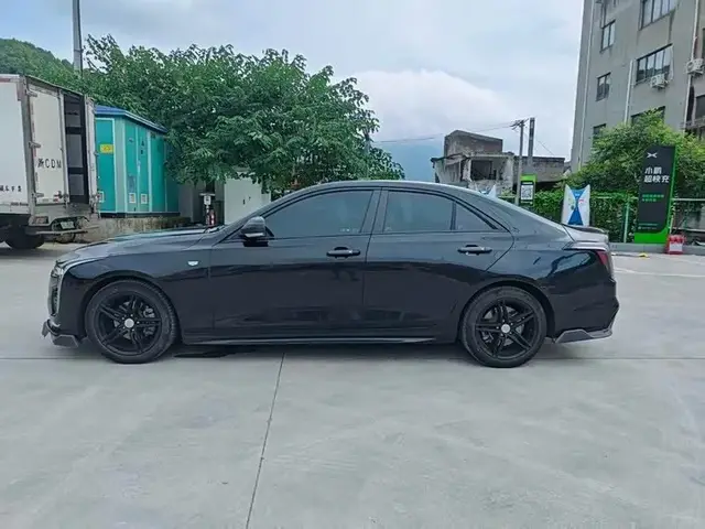 CADILLAC CT4 LUXURY 2022