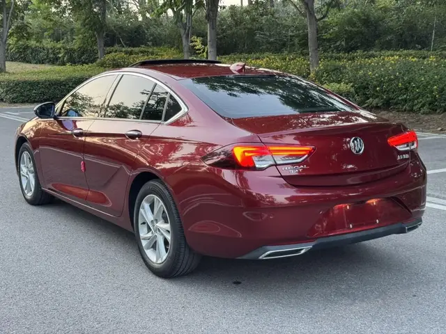 BUICK REGAL ELITE 2021