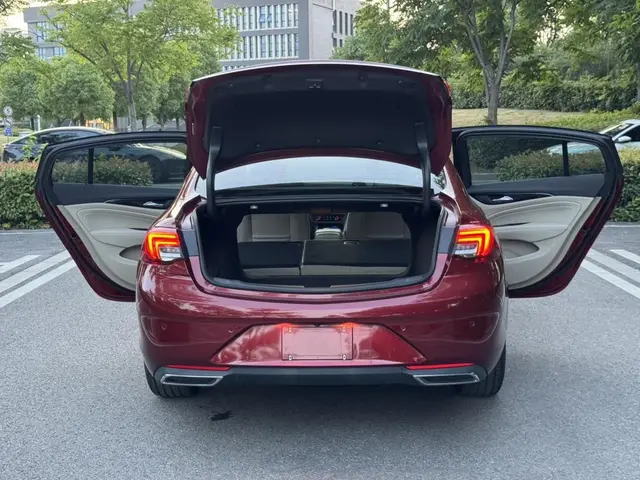 BUICK REGAL ELITE 2021