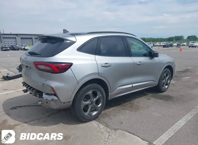 FORD ESCAPE 2024