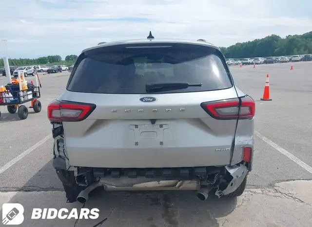 FORD ESCAPE 2024