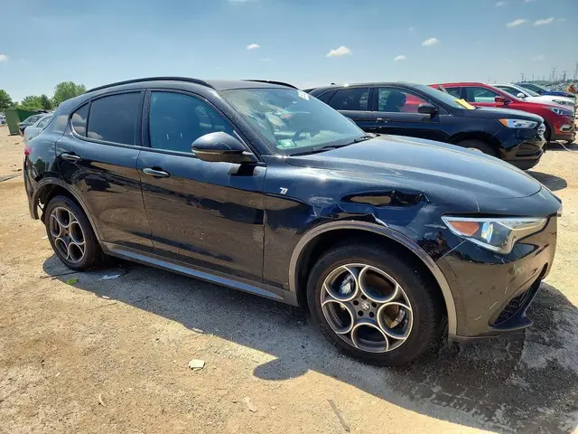 ALFA ROMEO STELVIO 2022