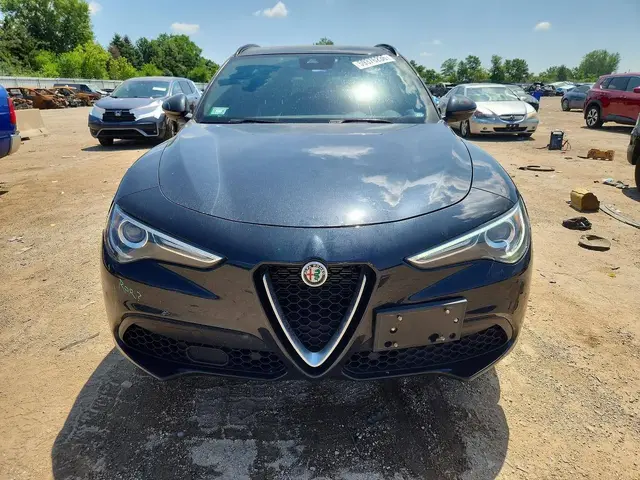 ALFA ROMEO STELVIO 2022