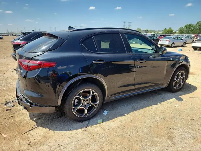 ALFA ROMEO STELVIO 2022